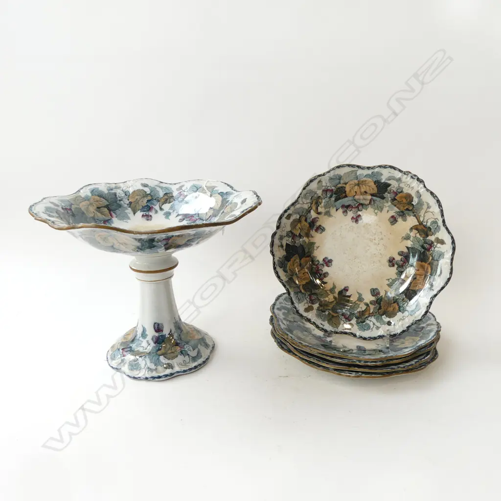 5 DAVENPORT PLATES 'HOP' PATTERN, 1804 & MATCHING FRUIT COMPORT H.230mm (all discoloured) Image 1++