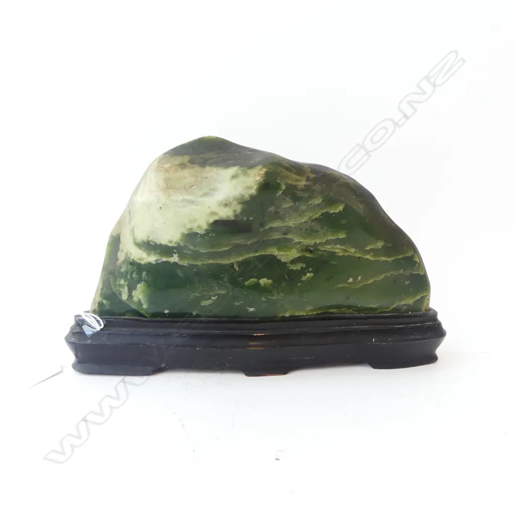 GREEN STONE SCHOLARS ROCK 1.6KG not sure what sort of rock Image 1++
