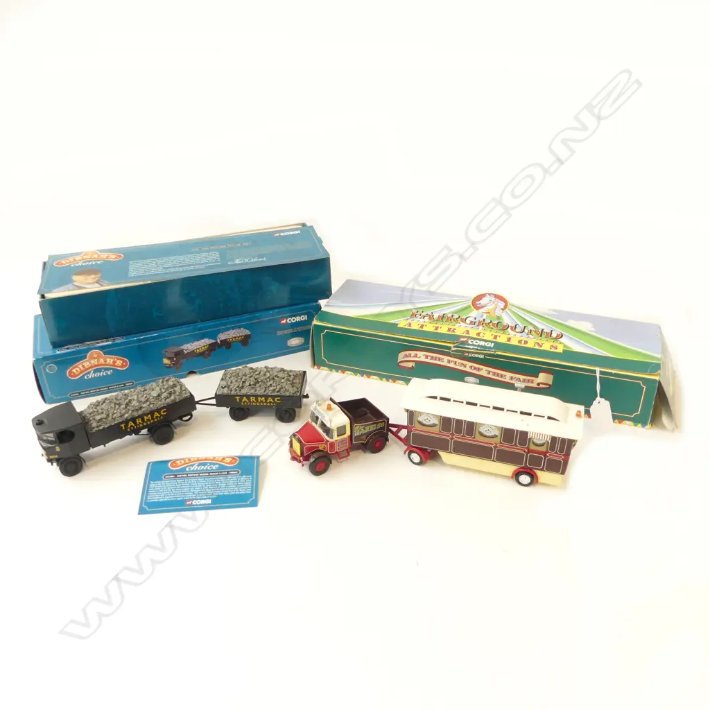 2 BOXED CORGI TOYS; DROPSIDE WAGON & TRAILER, FAIRGROUND ATTRACTIONS CARAVAN Image 1++