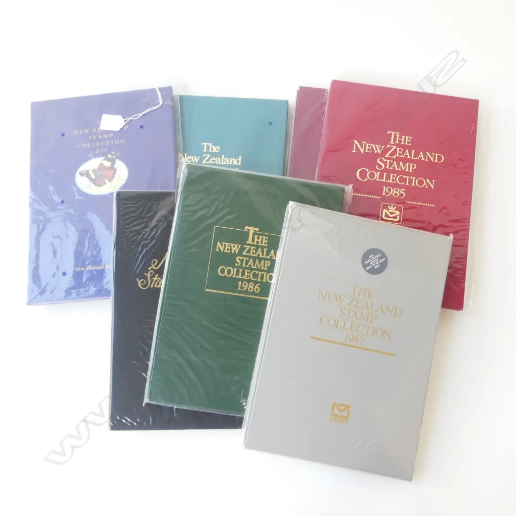 7 NZ STAMP COLLECTION FOLDERS 1985-1991 Image 1++