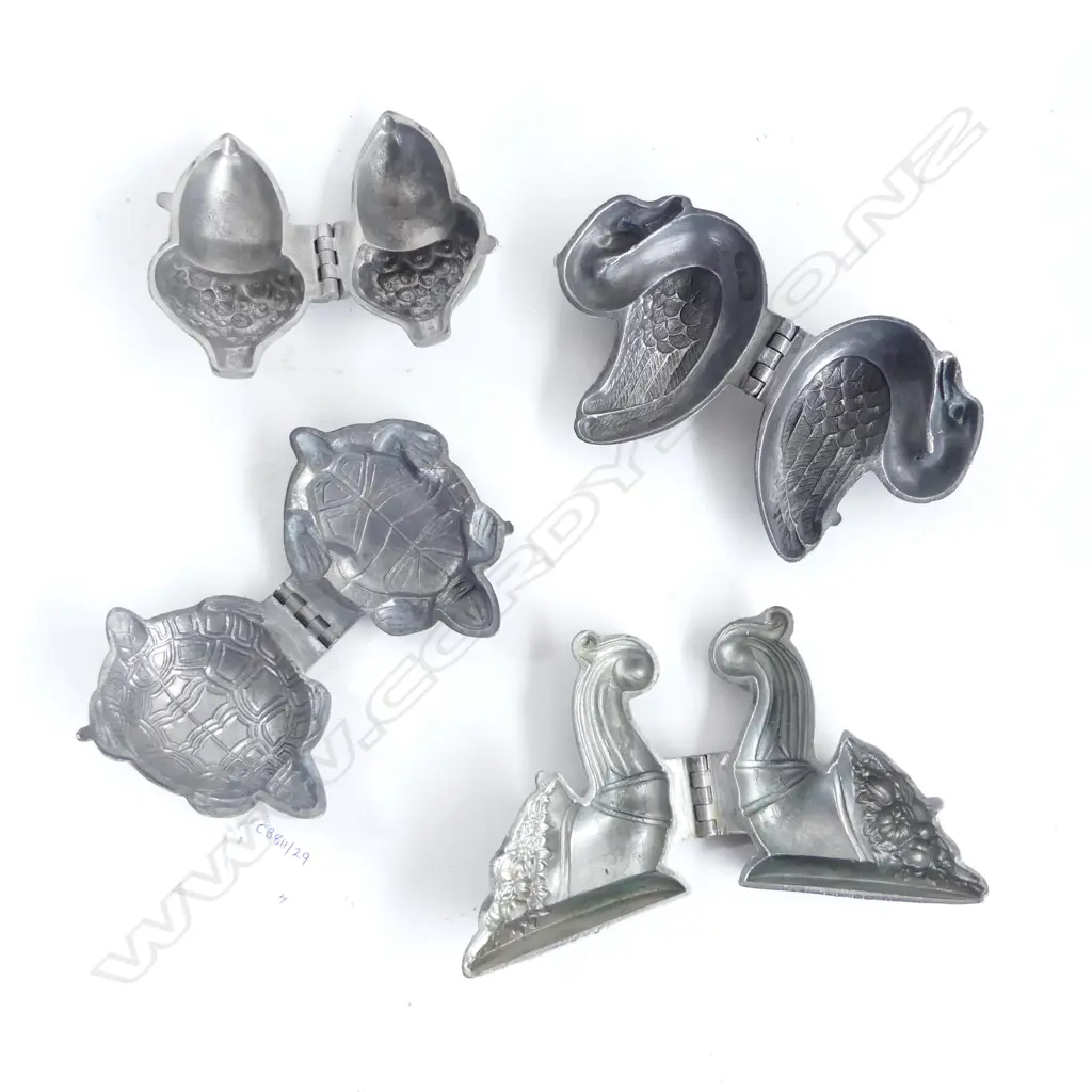 4 VINTAGE PEWTER ICE CREAM MOULDS CORNICOPIA  ACORN  SWAN  &TURTLE L110MM Image 1++