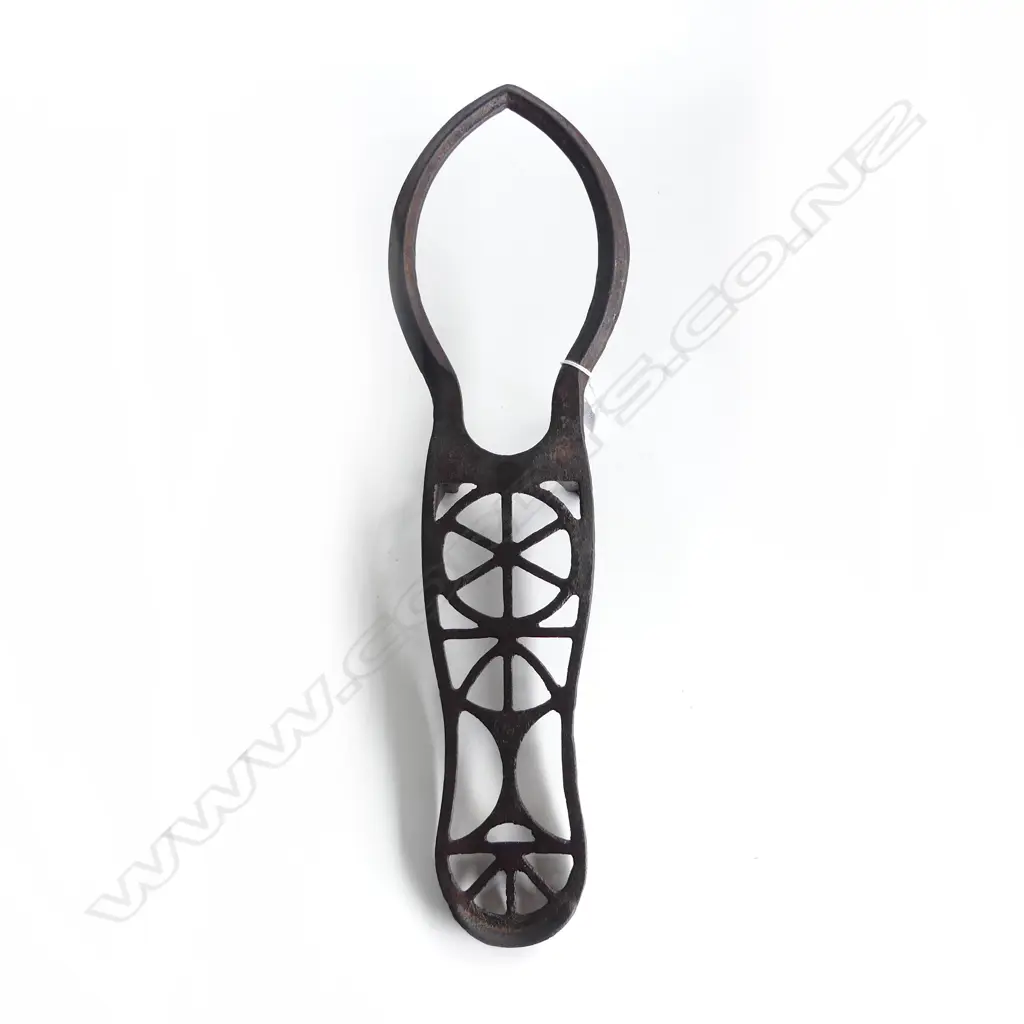 CAST IRON BOOTJACK L530mm Image 1++