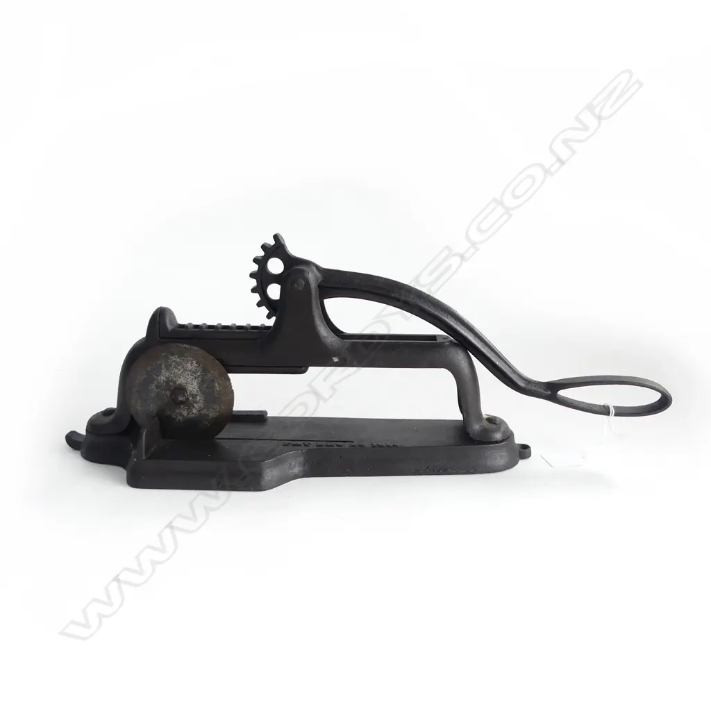 VICT CAST IRON 1869 PAT TOBACCO CUTTER L480MM Image 1++