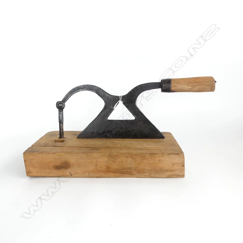ANTIQUE CAST IRON & WOOD TOBACCO CUTTER L330MM Image 1++