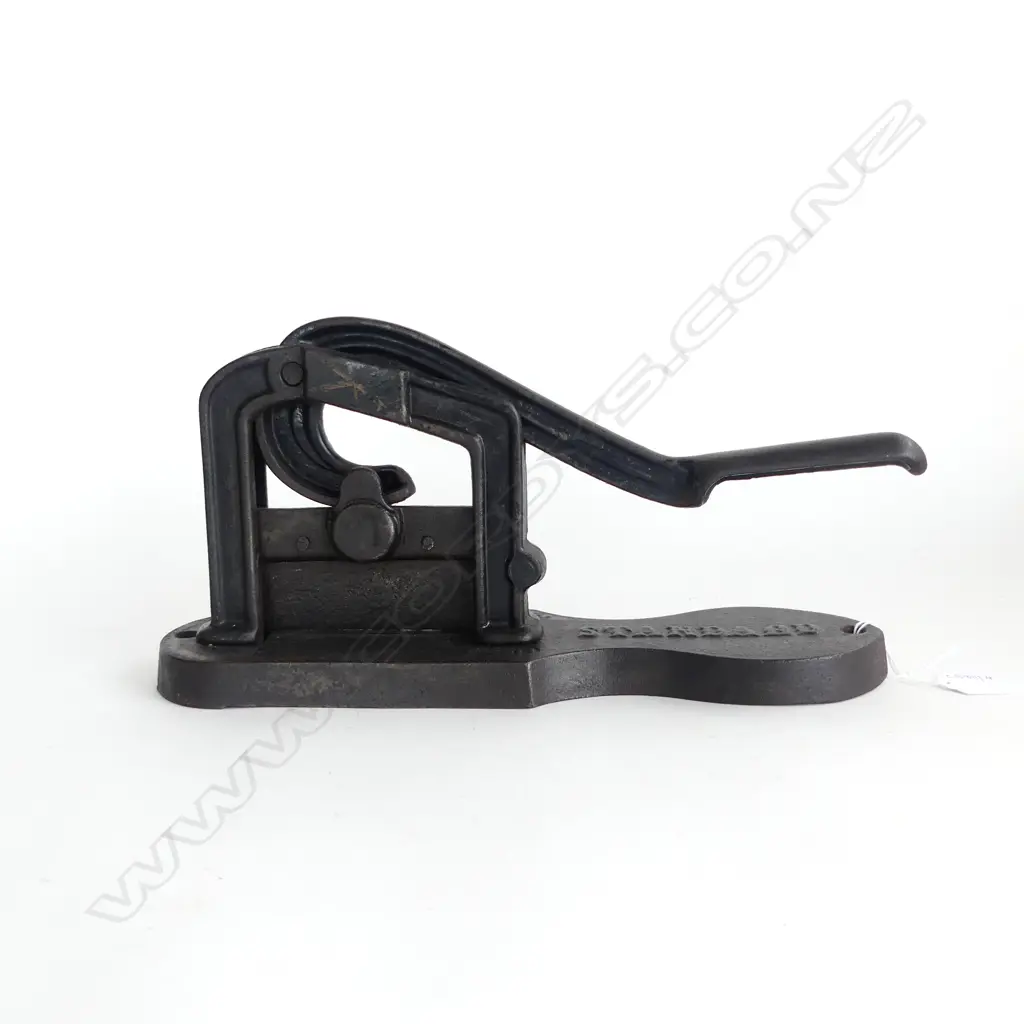 VICT STANDARD CAST IRON TOBACCO CUTTER L320MM Image 1++