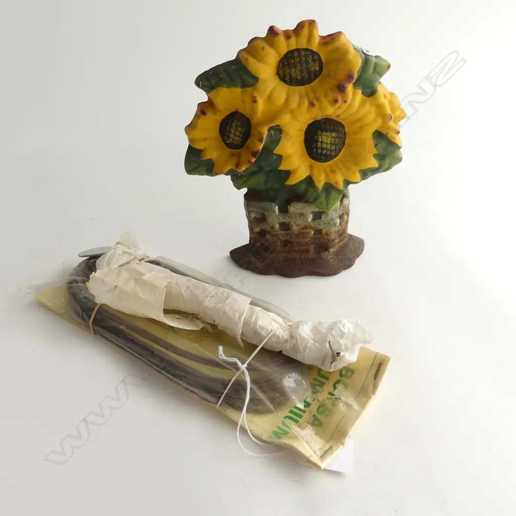 WROUGHT IRON BASKET of FLOWERS DOORSTOP H.200mm & PR UNUSED BONSAI TOOLS & WIRE Image 1++