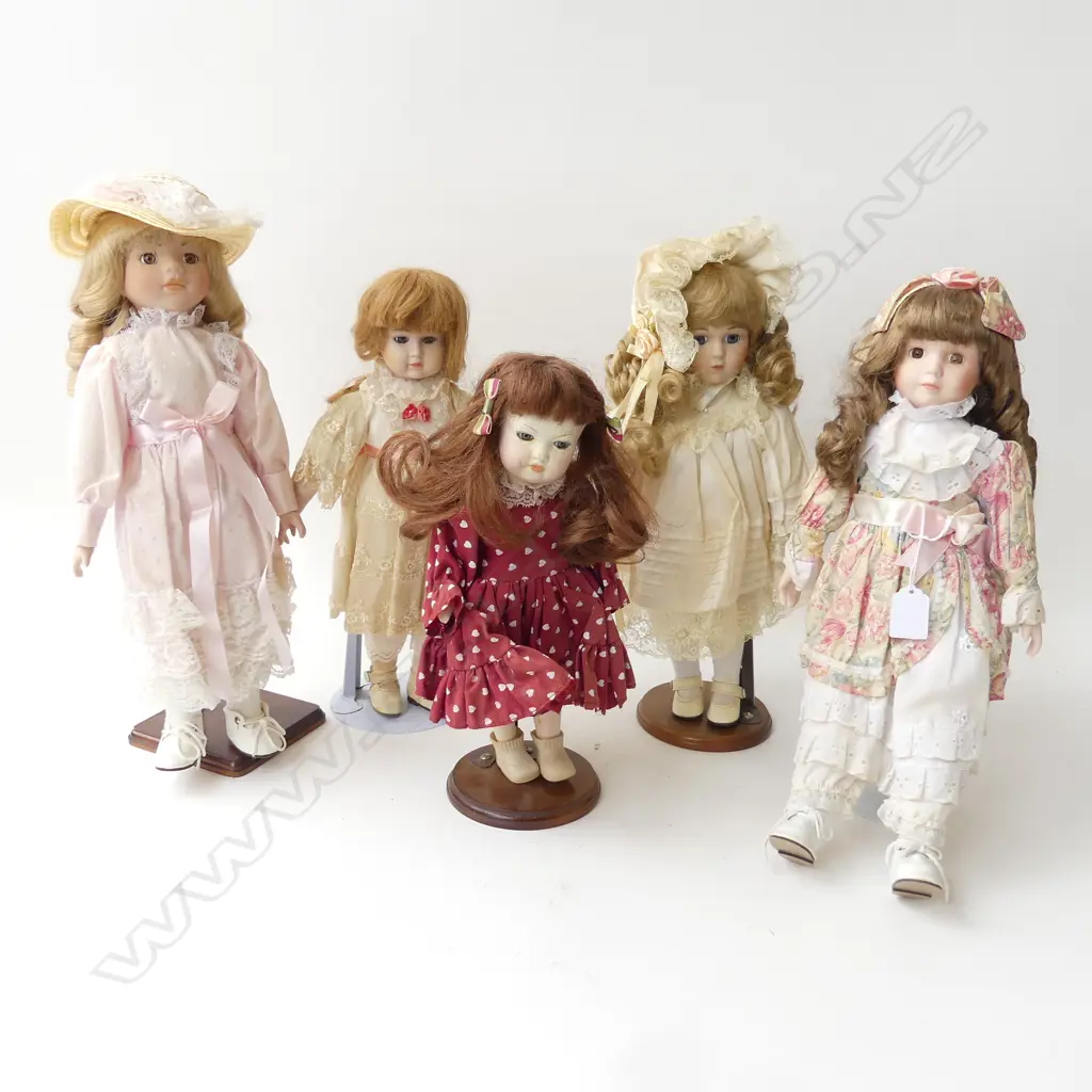 5 DOLLS H.400mm Image 1++