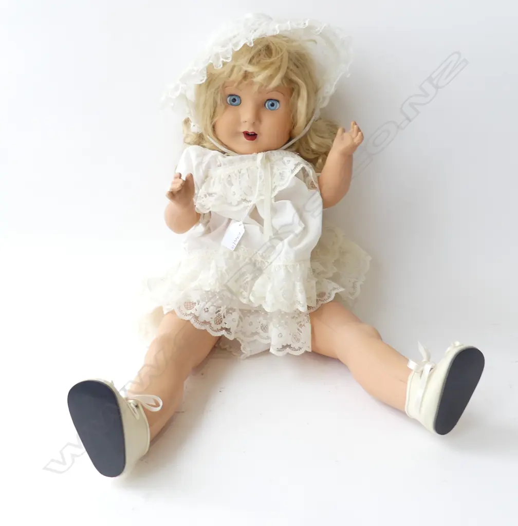SLEEPY EYE DOLL H.680mm Image 1++