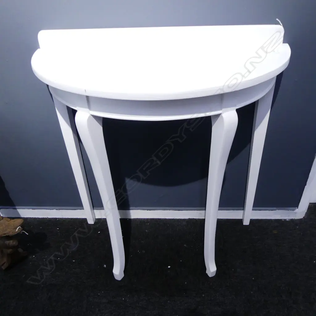 WHITE PAINTED DEMILUNE HALL TABLE 800x380x835mm Image 1++