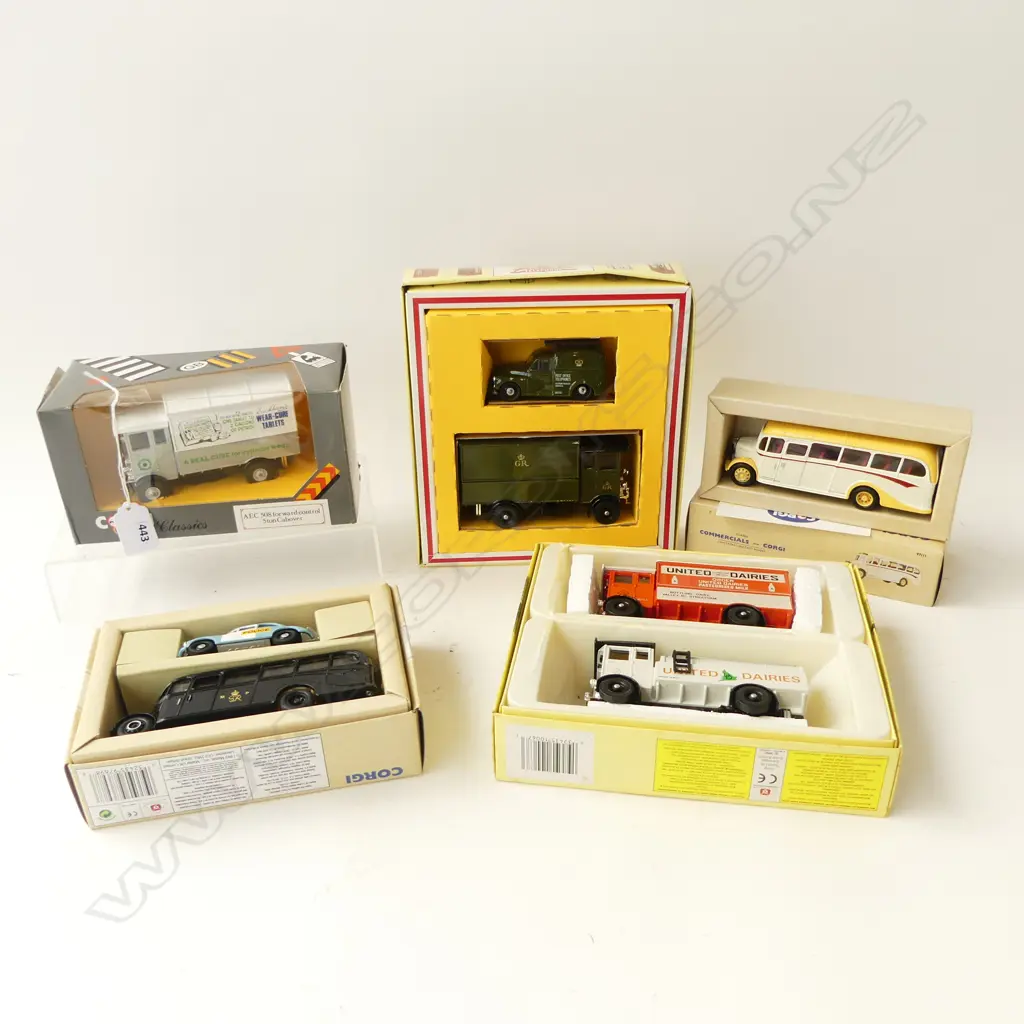 5 BOXED CORGI VEHICLES Image 1++