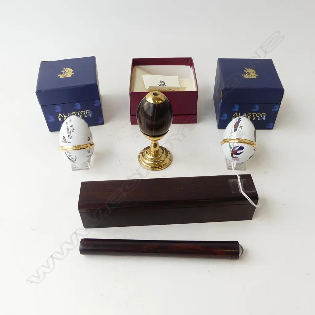 2 BOXED ALASTOR ENAMEL EGGS + 2 WOODEN KALEIDOSCOPES; 1 EGG FORM, 1 BOXED L.180mm Image 1++