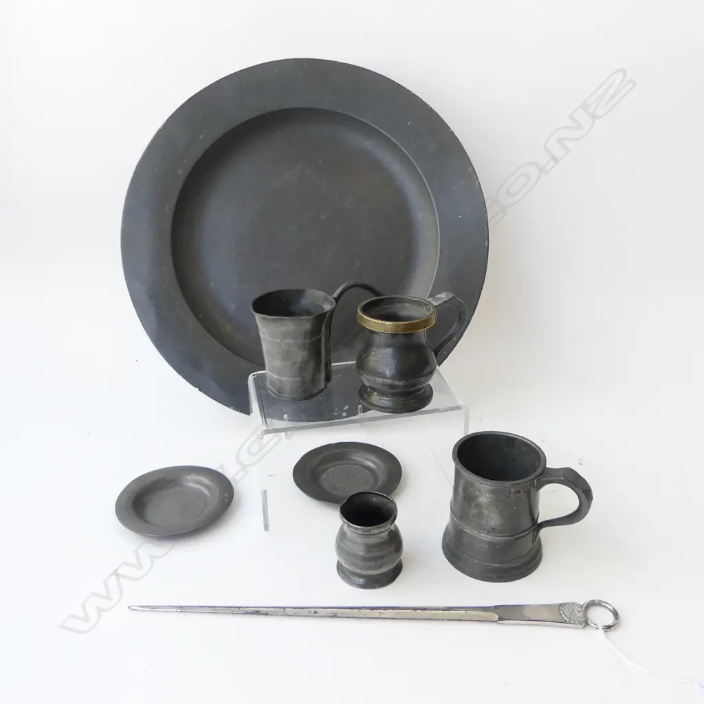 7 PCES ANTIQUE PEWTER INCL. CHARGER 380mm dia + MEAT SKEWER L.350mm Image 1++