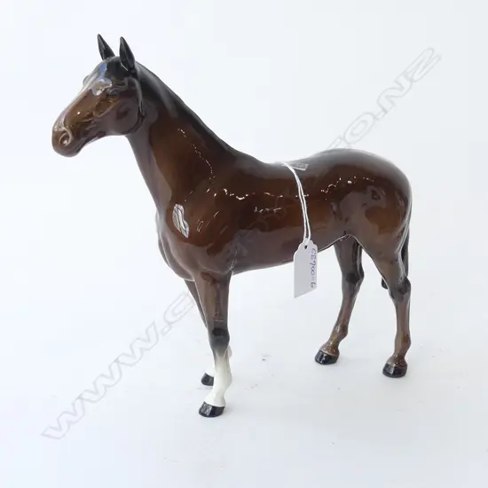  LARGE BESWICK BROWN HORSE 'THE WINNER' H.235 mm L255mm