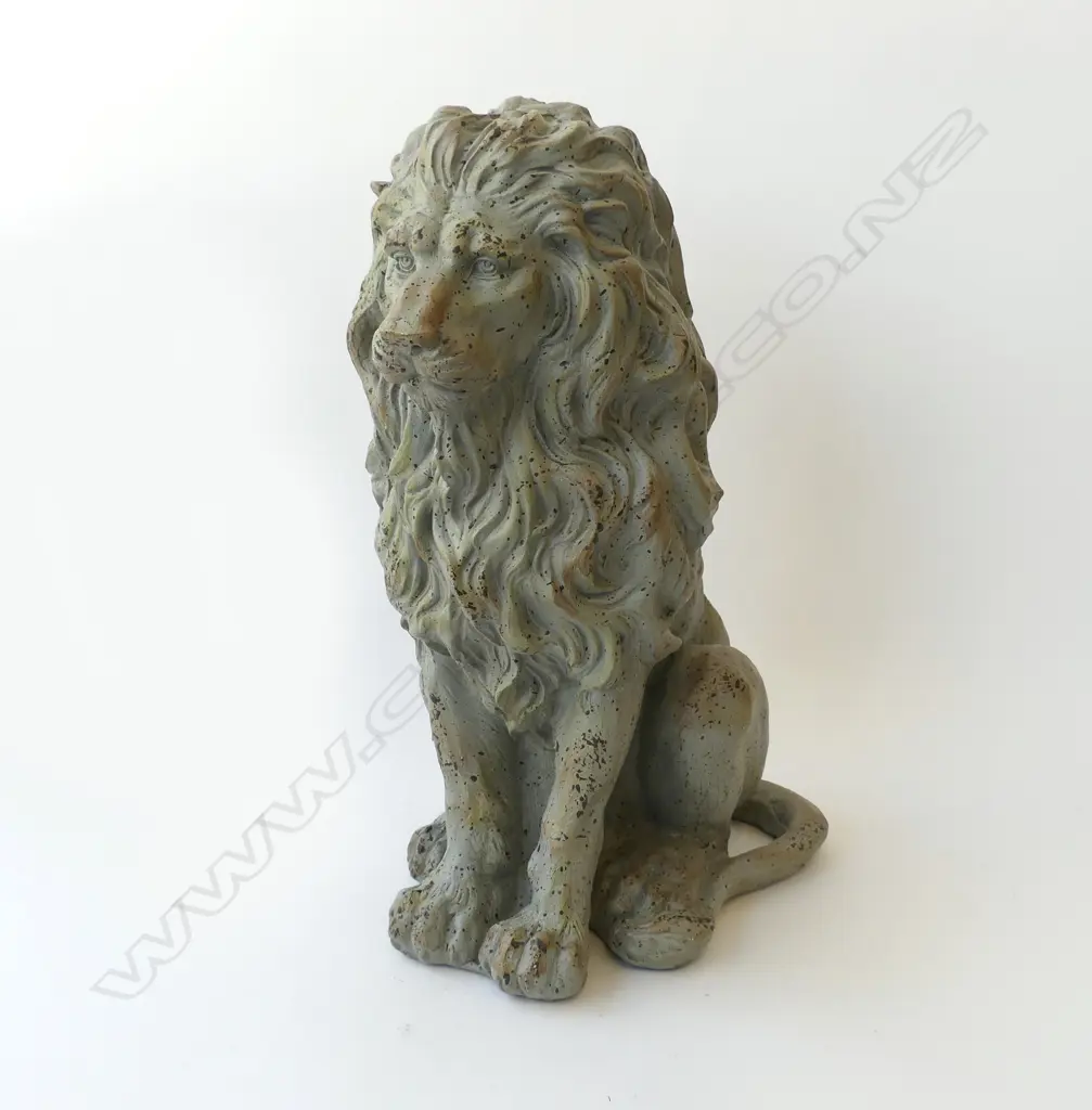 PAINTED PLASTER LION H.510mm Image 1++