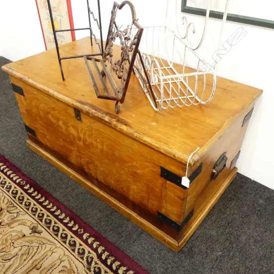 BLANKET BOX W.985mm