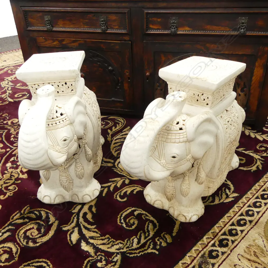 PR WHITE CERAMIC ELEPHANTS H.425mm Image 1++