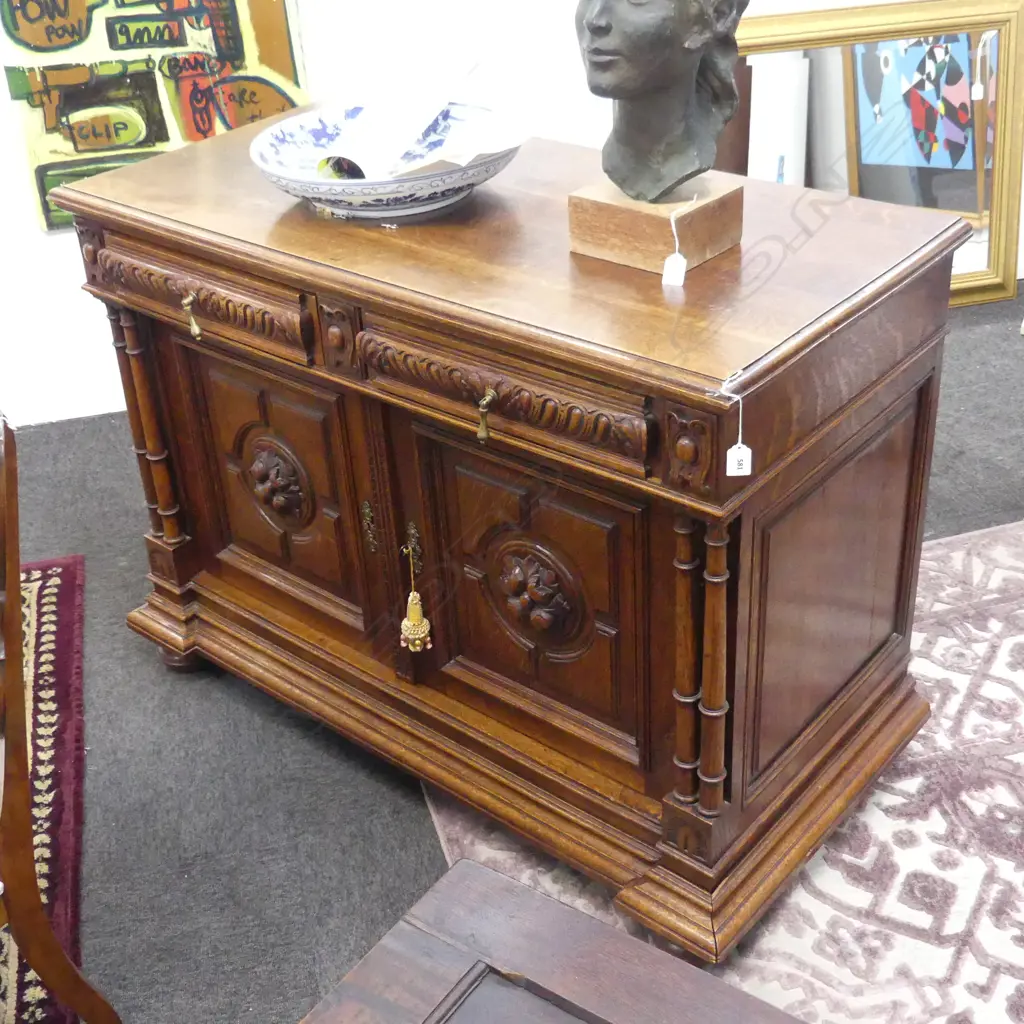 ANTIQUE QUALITY OAK CABINET 1220x590x860mm Image 1++