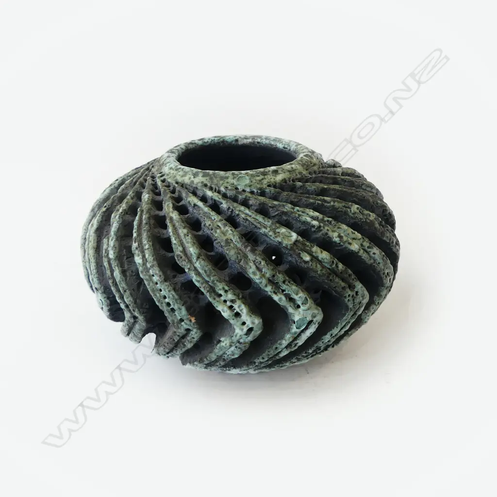 STUDIO POTTERY VASE H.110mm Image 1++
