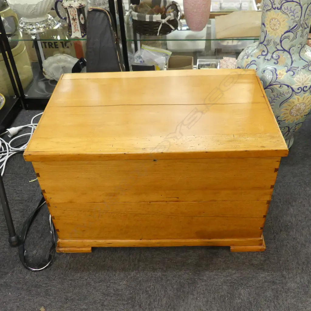 KAURI BLANKET BOX W.800mm minor faults Image 1++