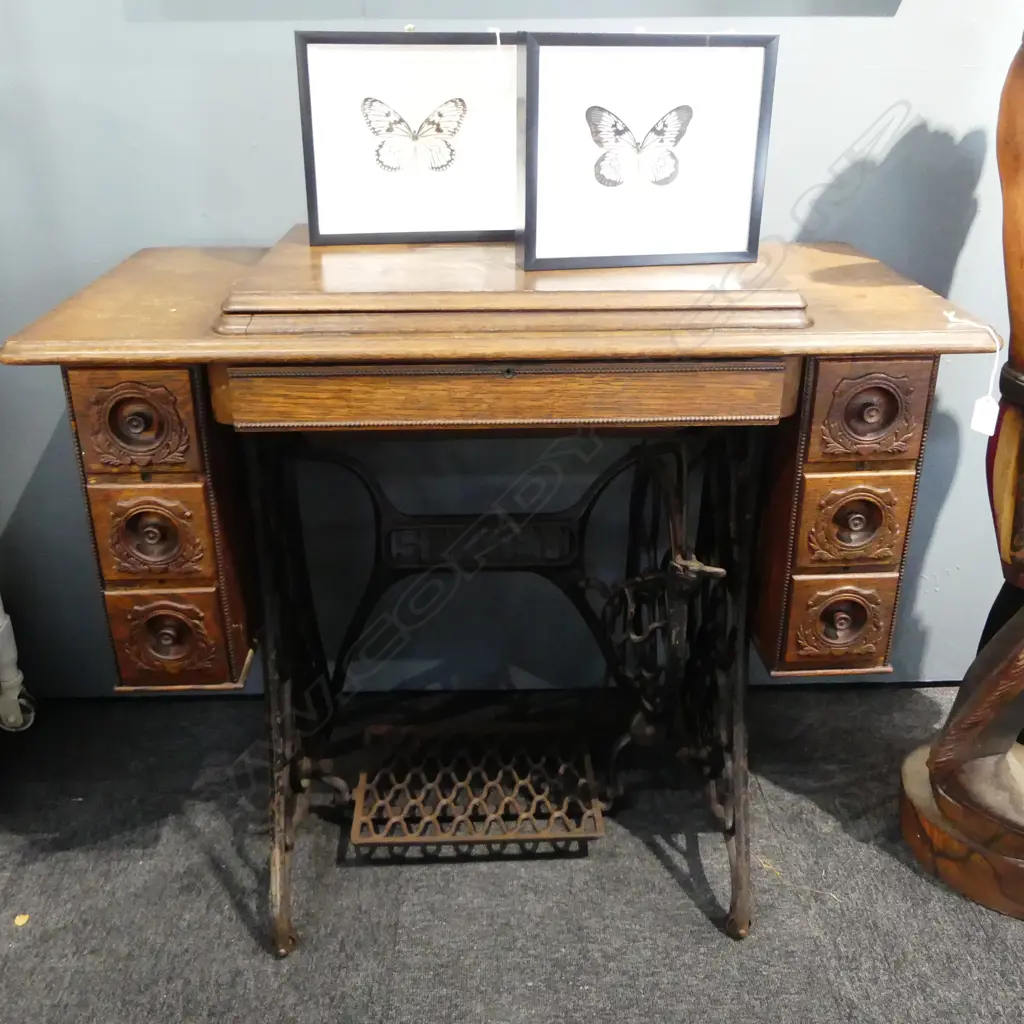 SINGER SEWING MACHINE 925x460x770mm Image 1++