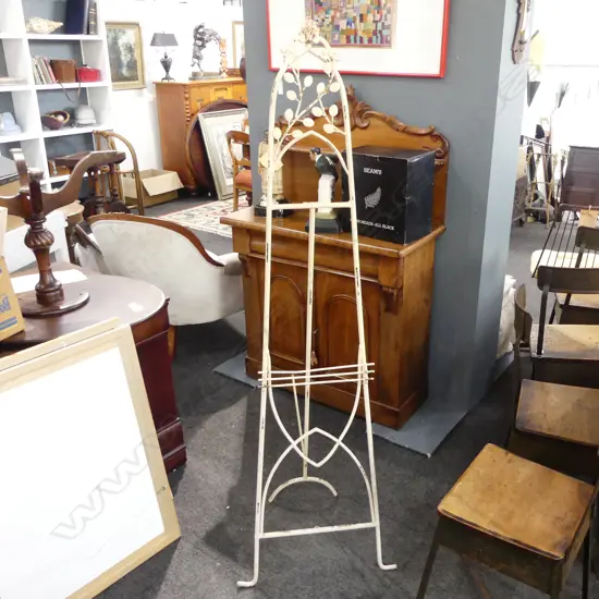 WHITE METAL EASEL H.1610mm