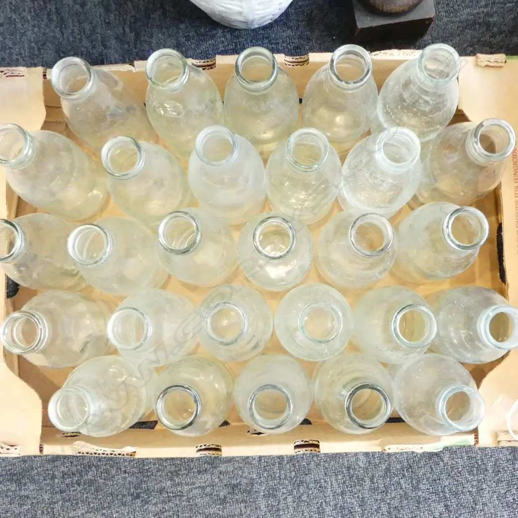 28 VINTAGE GLASS MILK BOTTLES PINT 600ML SIZE, H.210MM   Image 1++