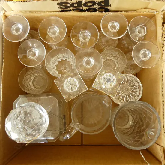 COLLECTION CRYSTAL & GLASS ITEMS