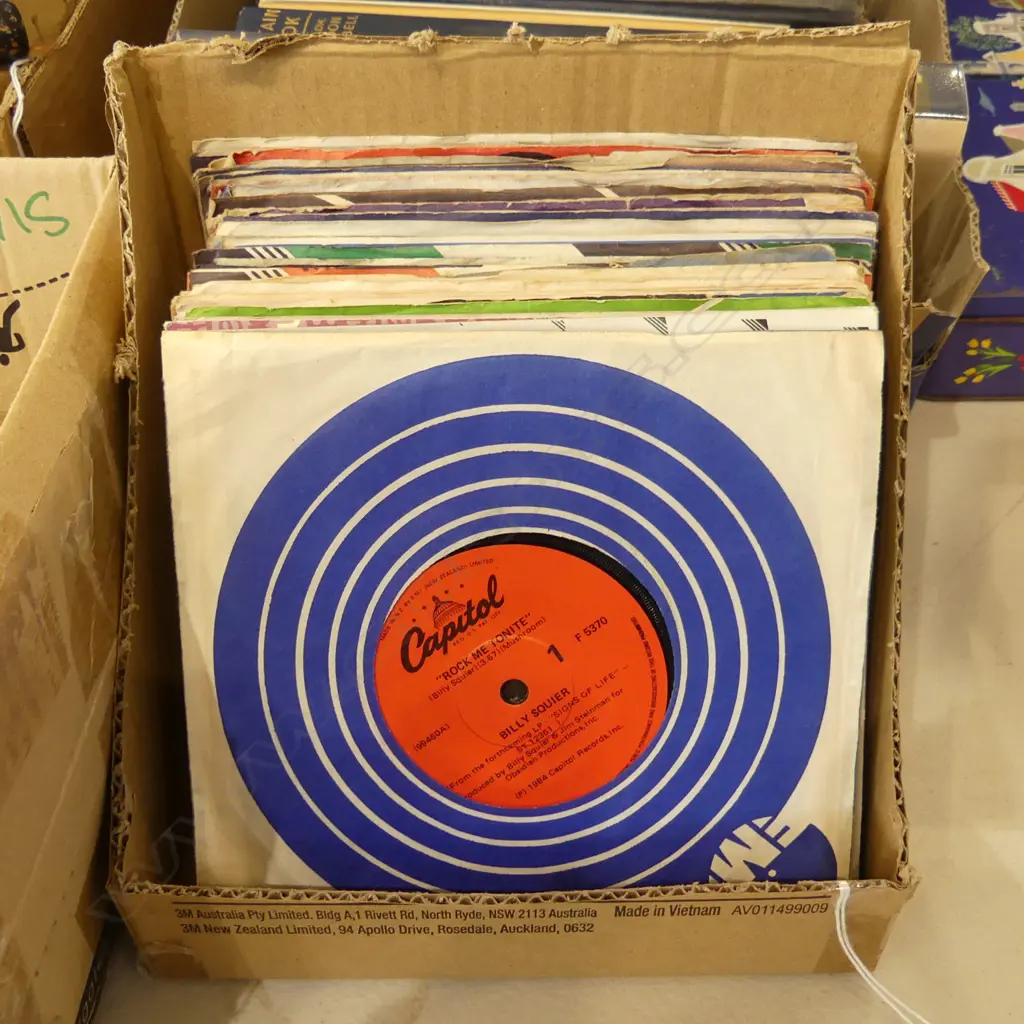 ASST POP & ROCK 45s Image 1++