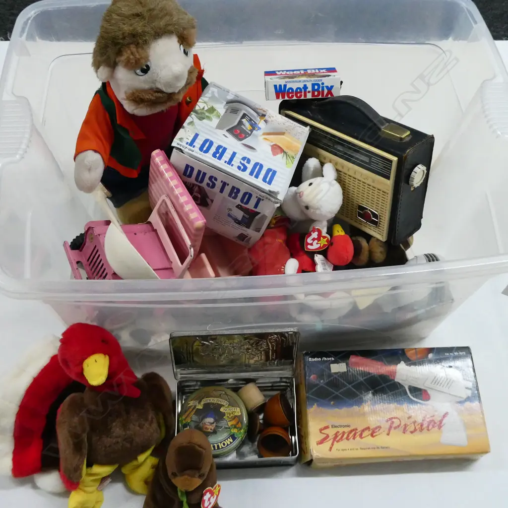 BOX OF ASSORTED TOYS ETC Image 1++