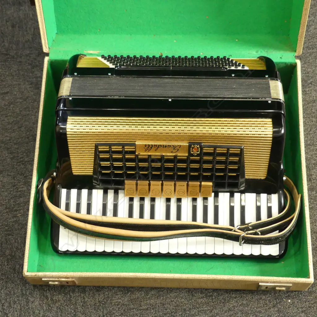 SCANDALLI ACCORDION, WORKING, CASED Image 1++