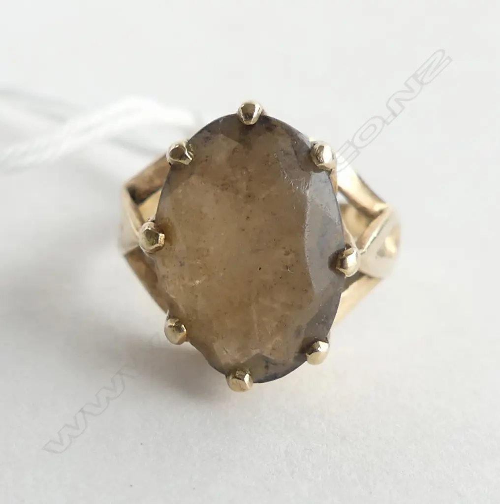 9ct RING, 3.2gms STONE FAULTED SIZE L Image 1++