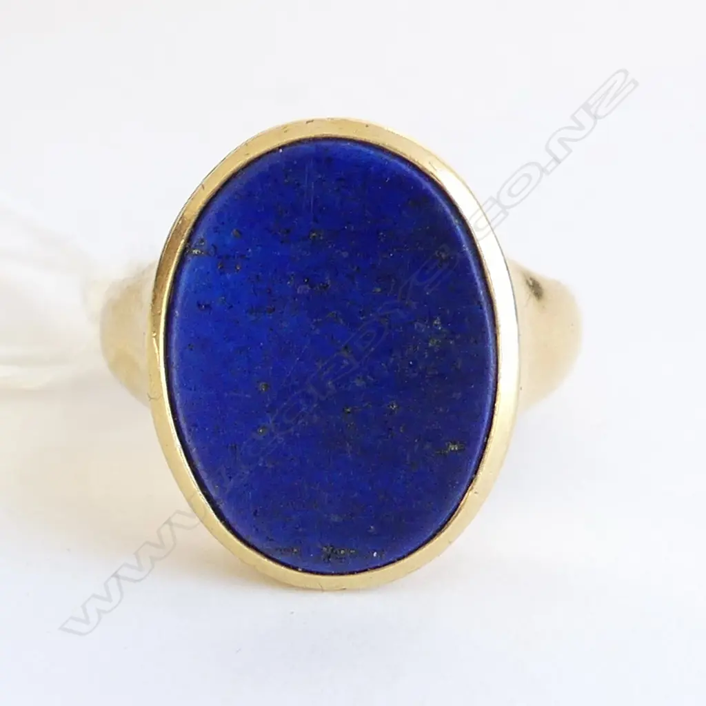 18CT GOLD & LAPIS SIGNET RING TOTAL WEIGHT  7.6GMS SIZE K Image 1++