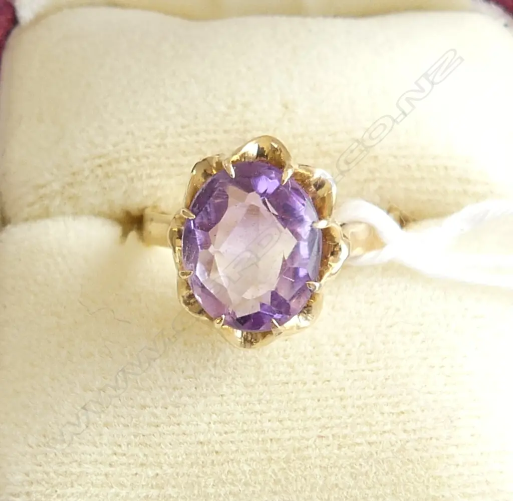 14ct Y/GOLD  oval facet cut AMETHYST VINTAGE RING 4.1gms size N Image 1++
