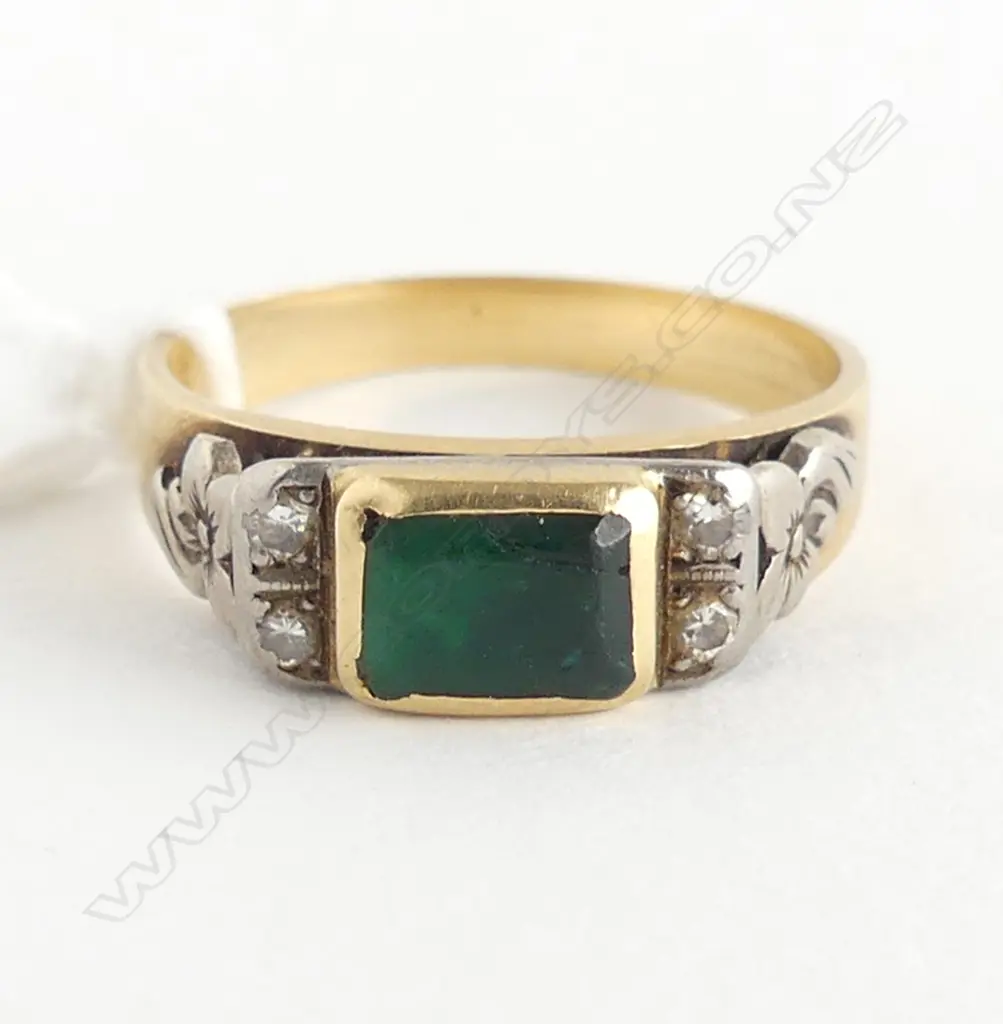 18CT EMERALD & DIAMOND RING, (emerald & mount showing wear) 5.0gms SIZE P Image 1++