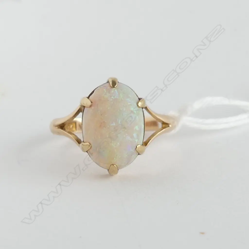 15CT OPAL RING (SURFACE ABRAIDED & WEAR TO TOP) 3.0gms SIZE O Image 1++