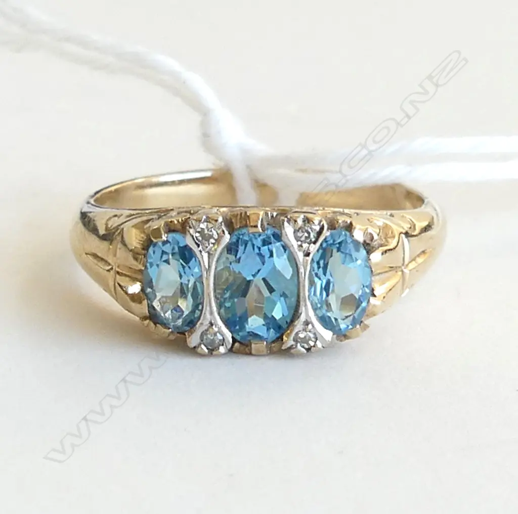 9CT BLUE TOPAZ & DIAMOND SET  DRESS RING 3.2gm SIZE N Image 1++
