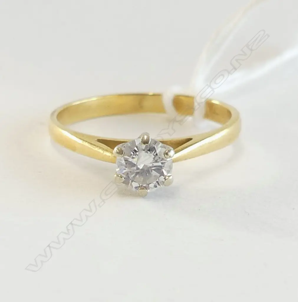 18ct YELLOW GOLD DIAMOND SOLITAIRE RING 2.54gms SIZE P (Approx size 0.50ct) Image 1++