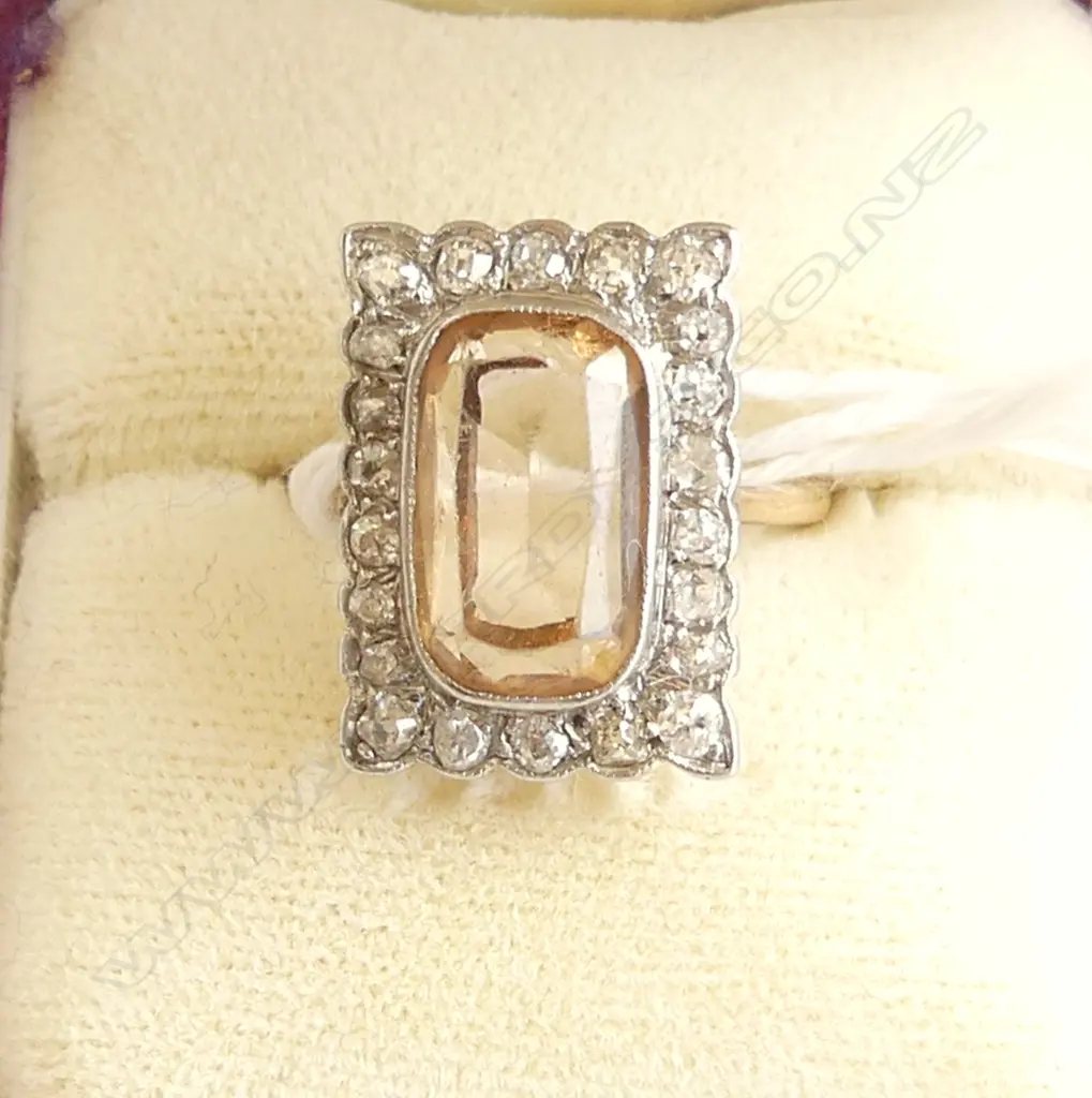 18ct GOLD LGE emerald cut CITRINE ? with chip  & DIAMOND RING  (4x diamonds with faults) 5.15gms size K Image 1++