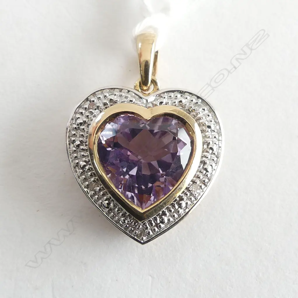 9CT YG AMETHYST & DIAMOND HEART PENDANT 3.8gms Image 1++