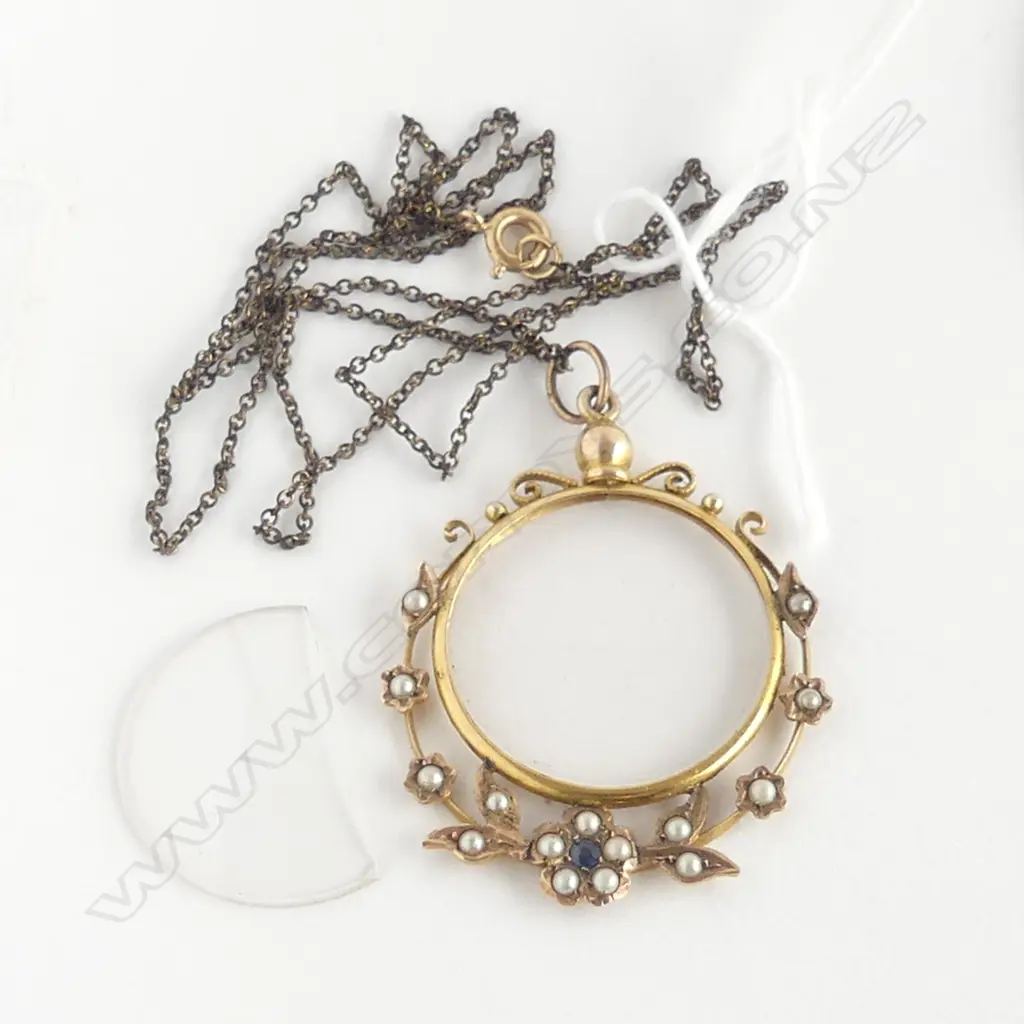 EDWARDIAN 9CT GOLD PEARL/SAPPHIRE? PHOTO LOCKET (glass faulted) 4.58gms (chain not gold) Image 1++
