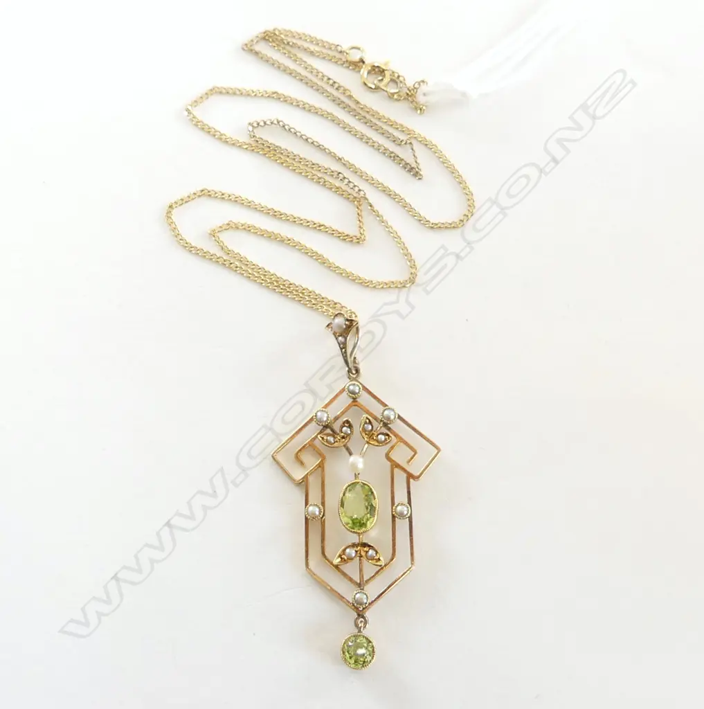 15ct EDWARDIAN/ ART DECO PERIDOT & PEARL PENDANT 0n 14ct fine yellow gold modern chain 3.75gms total Image 1++