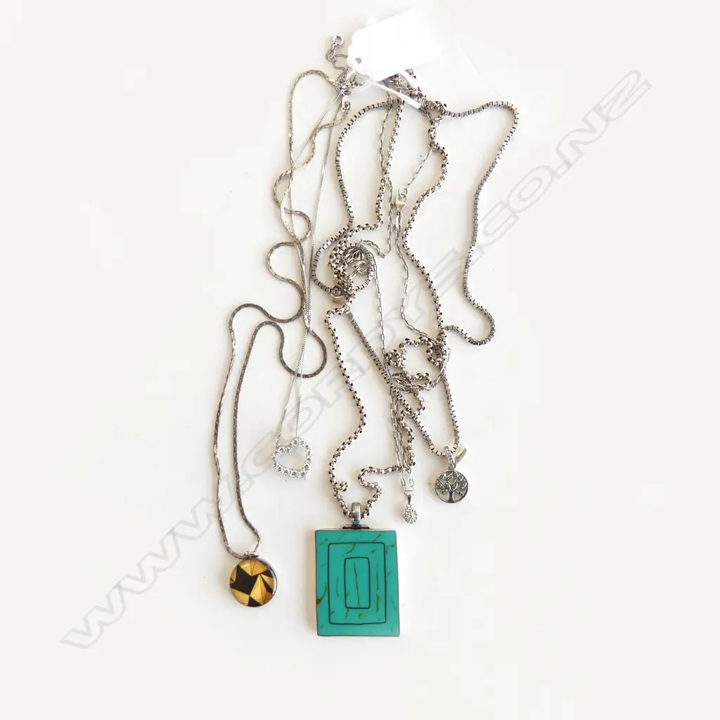 5 SILVER CHAINS w PENDANTS Image 1++