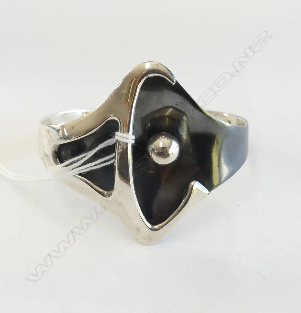 950 SILVER DESIGNER CUFF WIDE form floral type design 53.5 gms. Mexico Image 1++