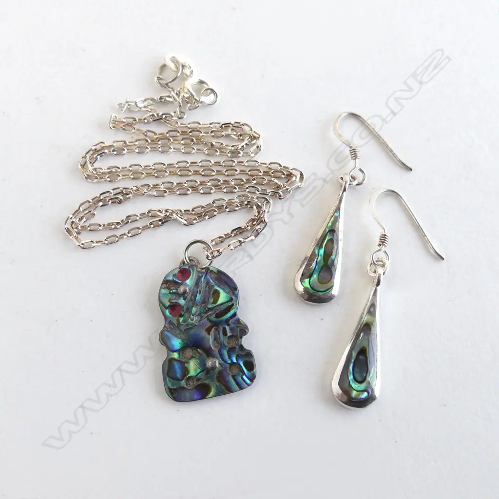 TIKI PENDANT ON SILVER CHAIN & PR SILVER BACKED PAUA EARRINGS Image 1++
