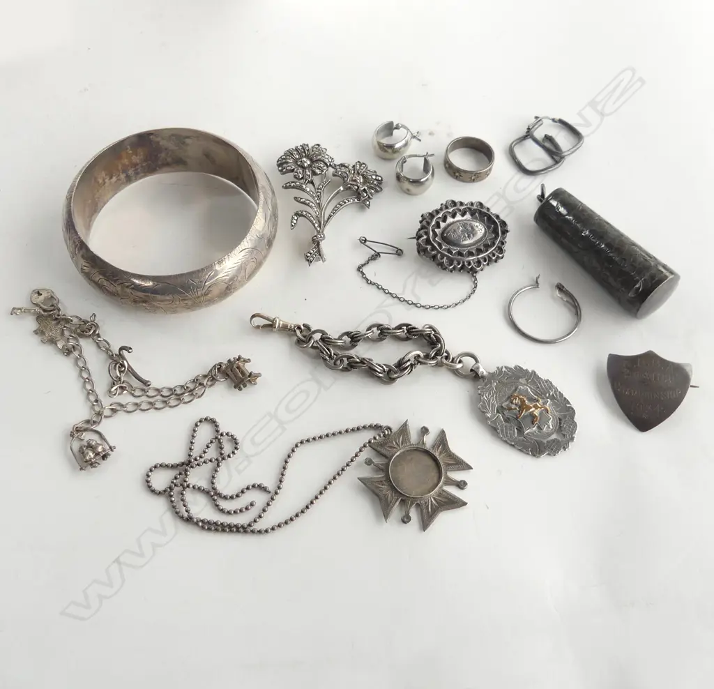 ASST. SILVER JEWELLERY, 130gms Image 1++