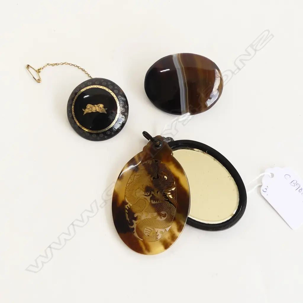 3 PCES, AGATE BROOCH, TORTOISESHELL BROOCH & MIRROR 70x45mm Image 1++