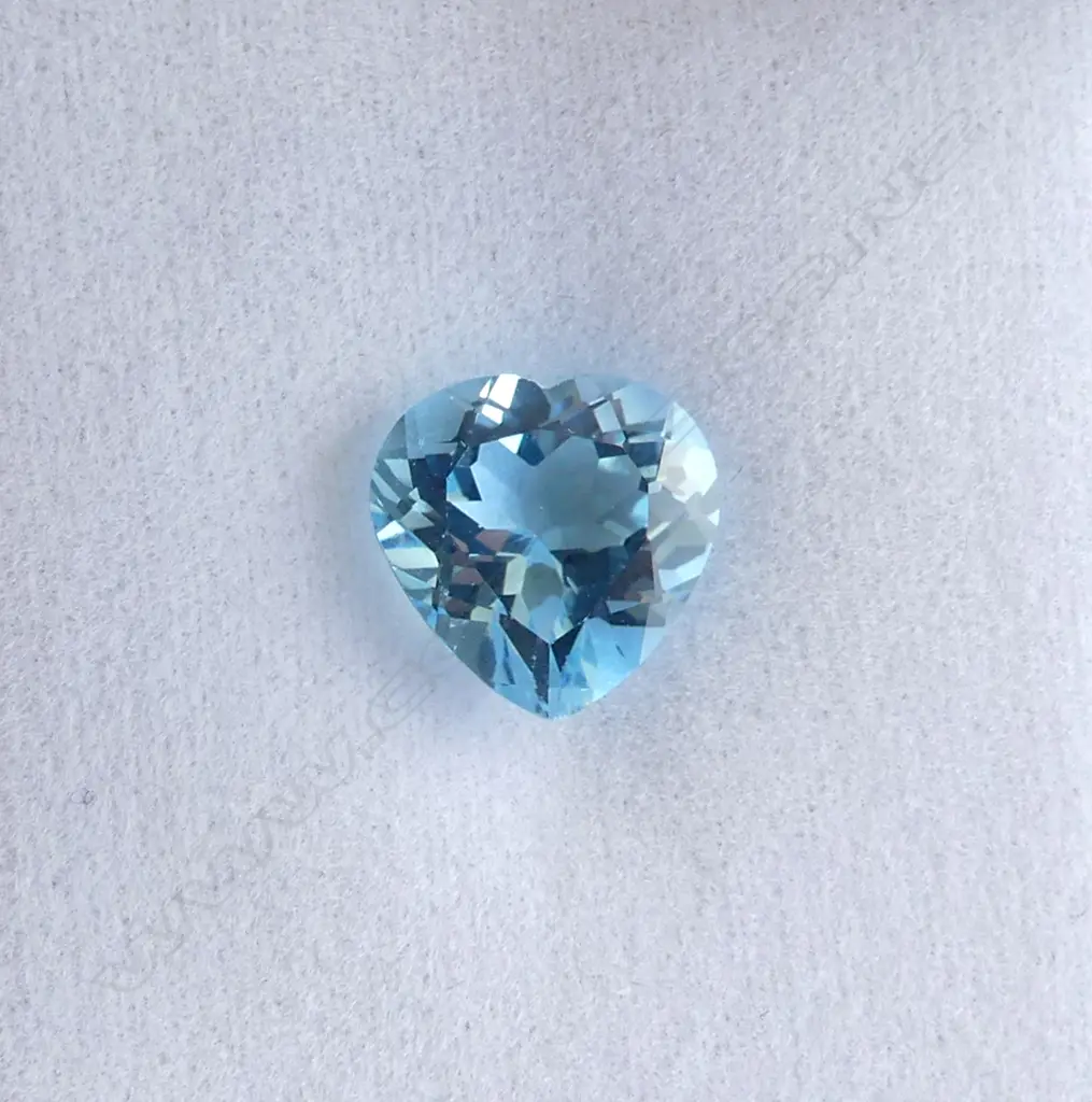 NATURAL BLUE TOPAZ 4.40ct, HEART FACETED CUT, AIG REPORT Image 1++
