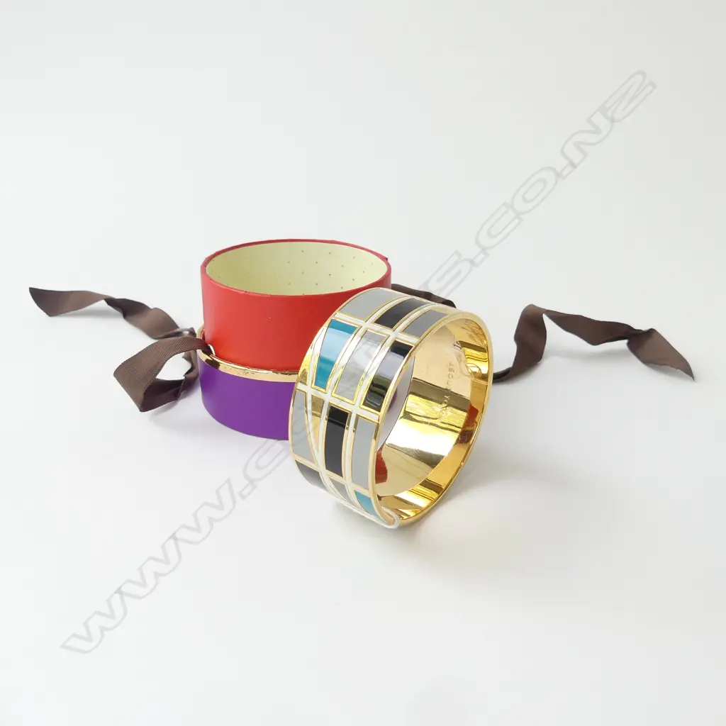 KATE SPADE 'ABOUT TOWN' ENAMELLED BANGLE IN ORIG. BOX, H.30mm, 65mm int. dia. Image 1++