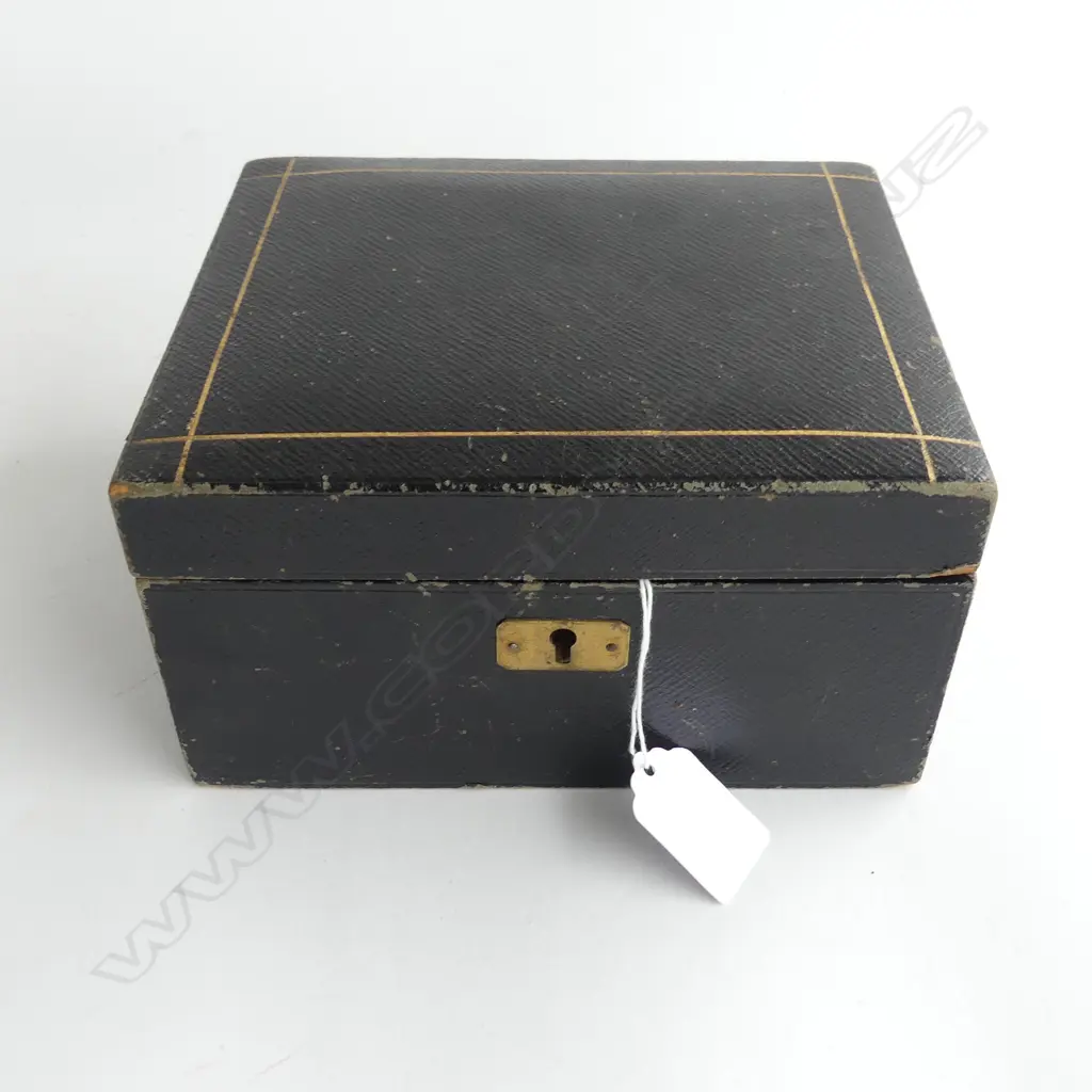 BOX OF VINTAGE COSTUME JEWELLERY ETC silver enamel Siam brooch + micro mosaic guitar etc Image 1++