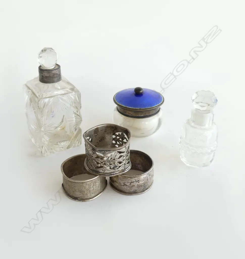 3 STG SILVER NAPKIN RINGS, 39gms + 3 CRYSTAL CONTAINERS FAULTS Image 1++